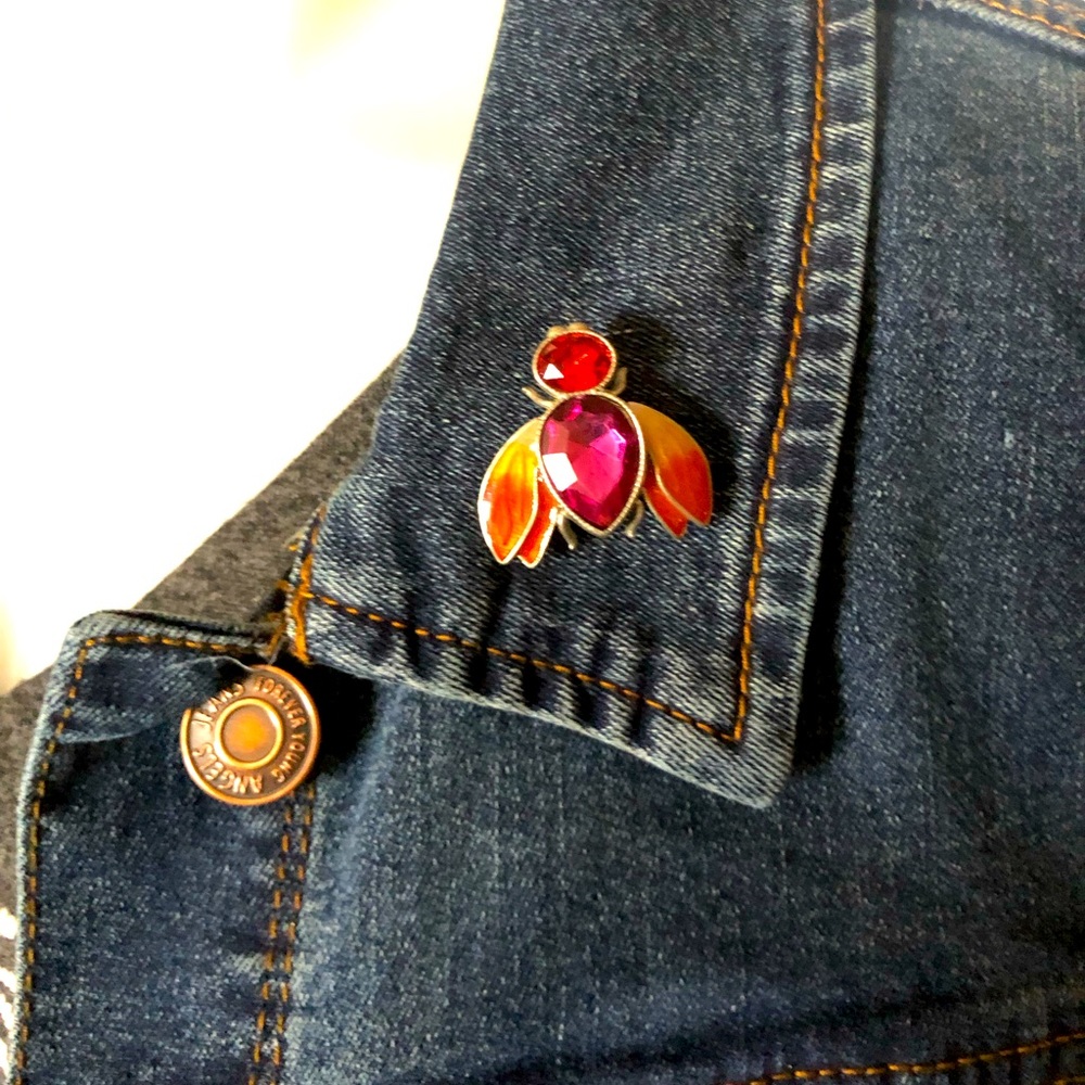 Vintage Cute little bug brooch I believe it’s Avon 💜